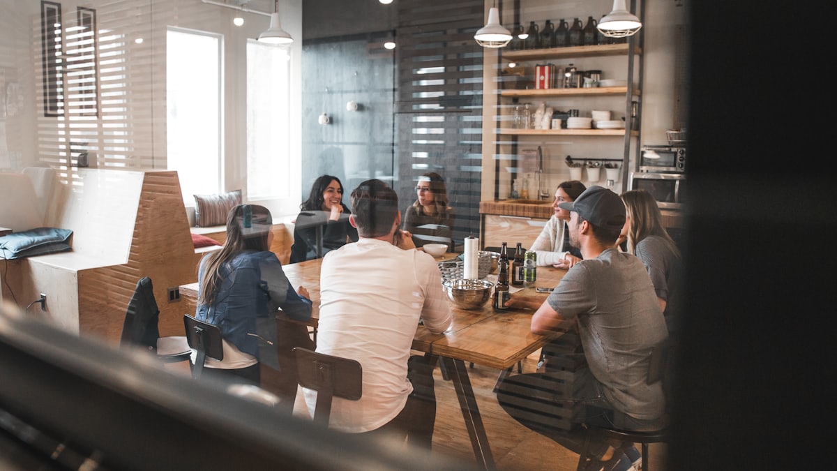 Cuisine équipée et espace commun